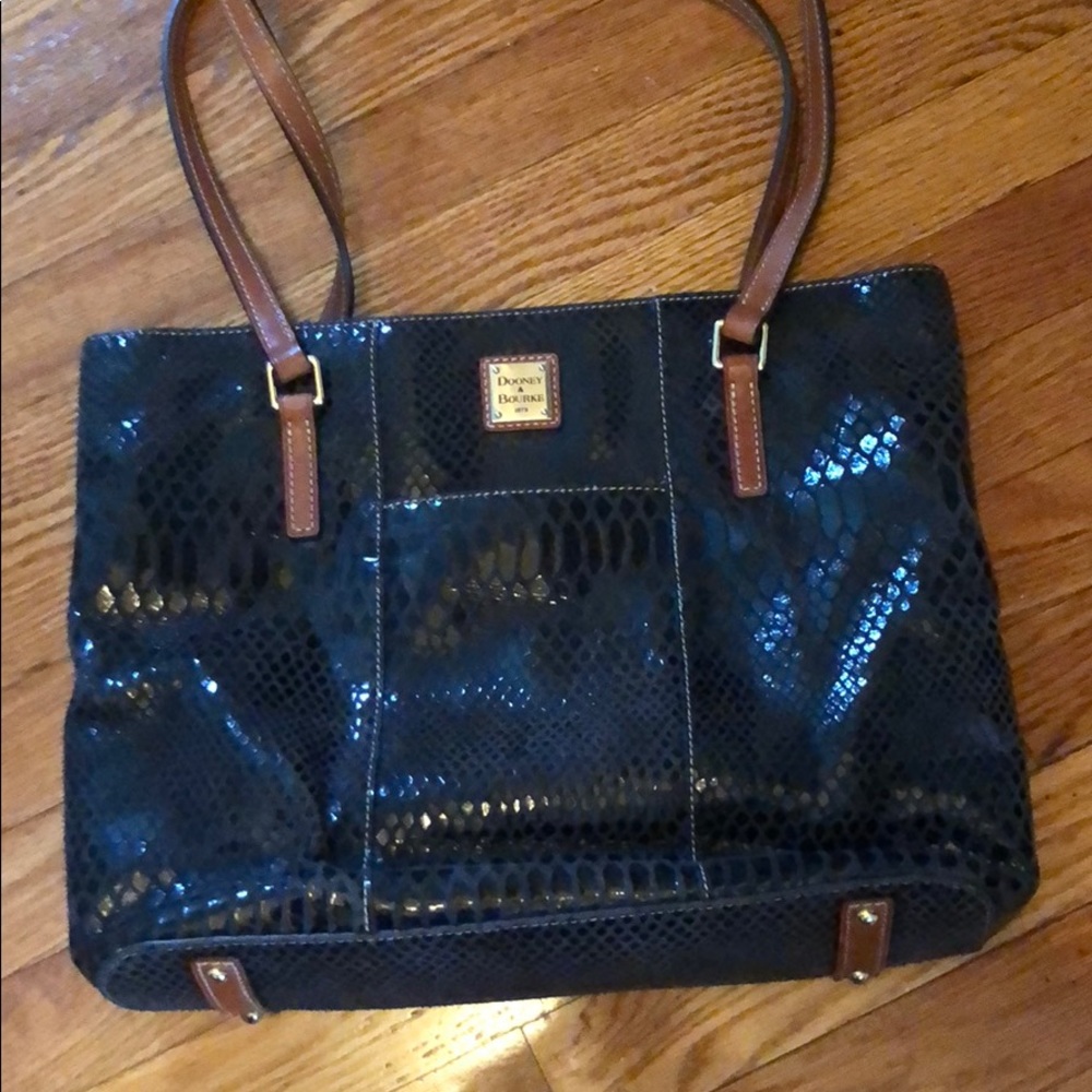 Dooney & bourke bag